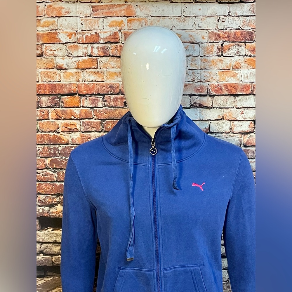 Puma zipper up jacket size Large, armpit to armpit 19”, length 22”.